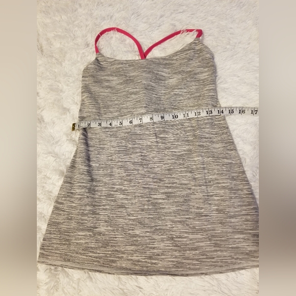 Lululemon Tank Top Strappy Back Shelf Bra Abstract Striped Color Light Gray/Pink - Picture 3 of 6